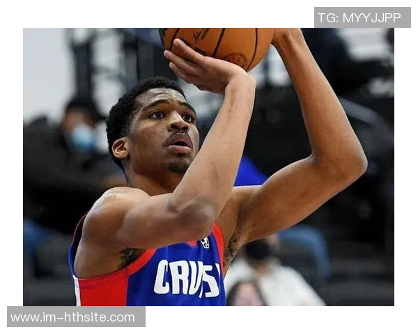 膝盖韧带撕裂与腿部骨折无法阻挡格林复出后能否为太阳落选秀提供替补支持